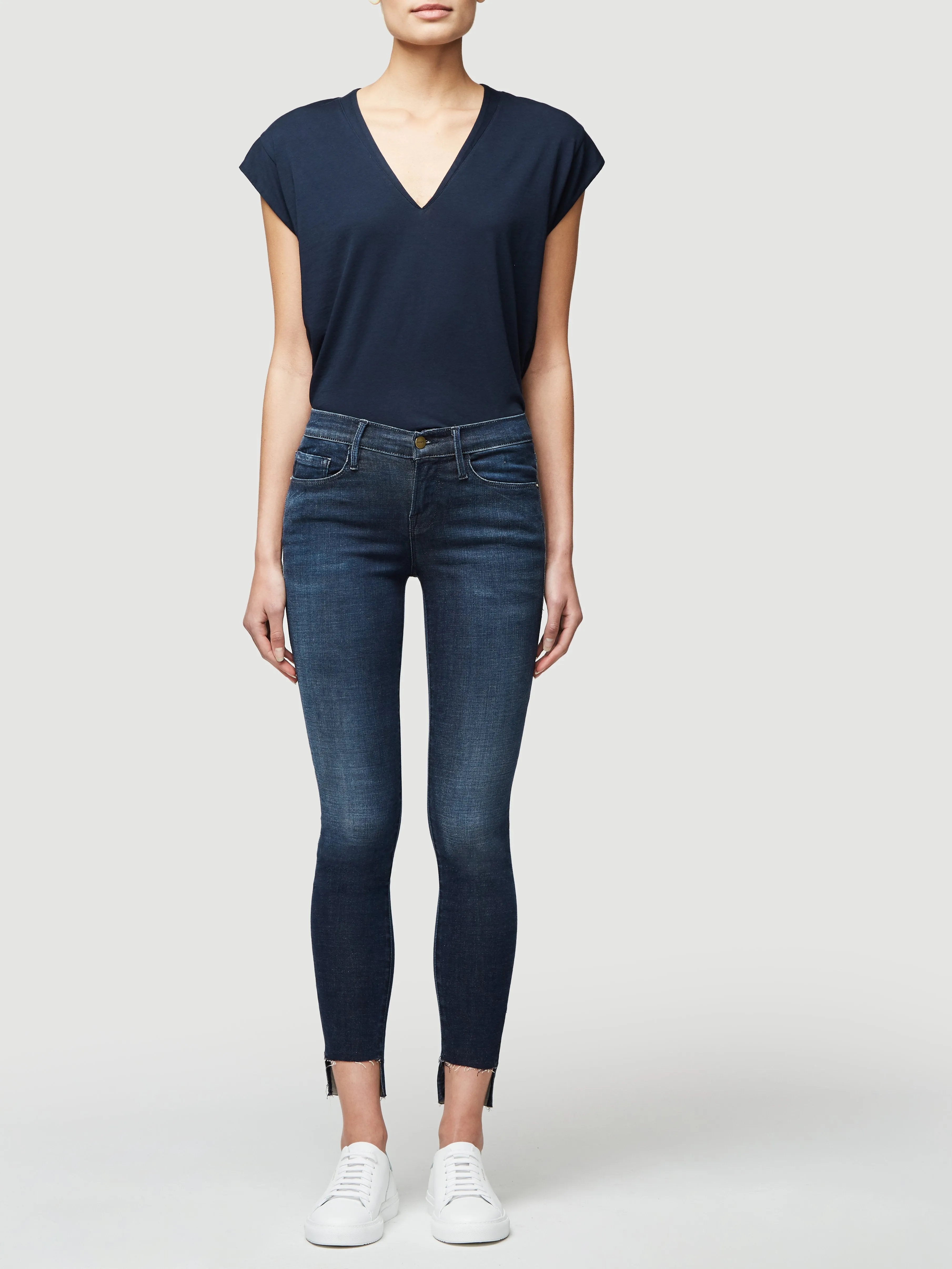 Le Mid Rise V Neck Tee -- Navy