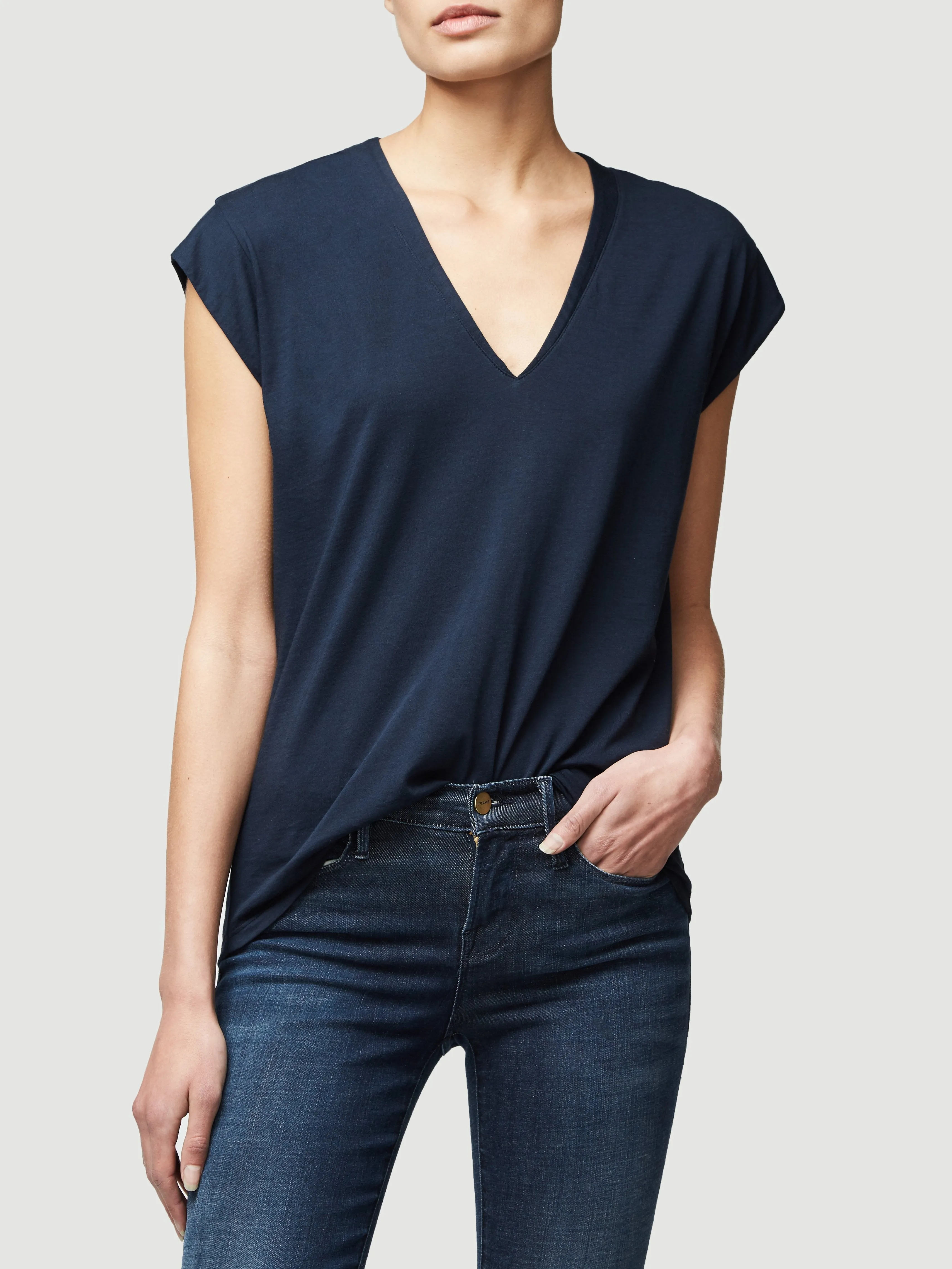 Le Mid Rise V Neck Tee -- Navy