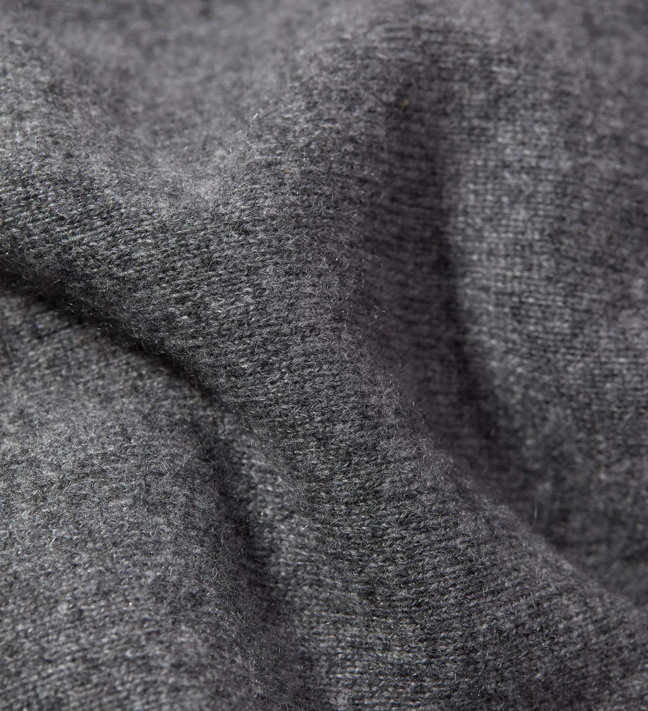 The Men's Basic V-Neck Cashmere Sweater